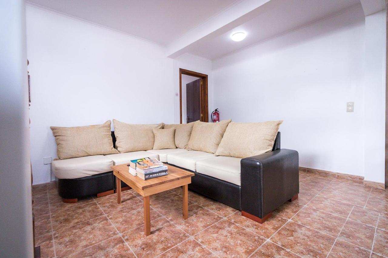 Ponta Delgada Guest House 2 Arrifes Exterior photo